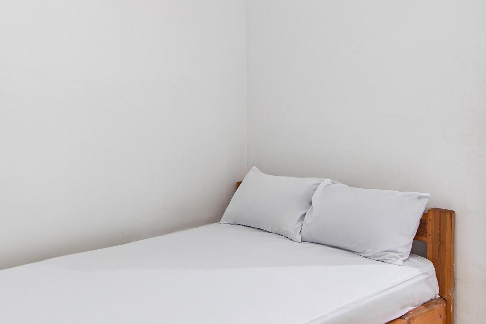 ホテル Oyo Life 93504 Kost Krisna Temukus エクステリア 写真